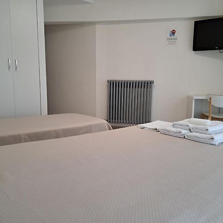 Pension Iruna Santurtzi Buitenkant foto